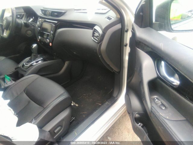 JN1BJ1CW2MW448368 Nissan Rogue Sport Sl