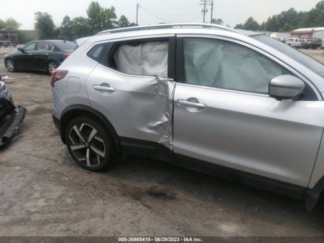 JN1BJ1CW2MW448368 Nissan Rogue Sport Sl
