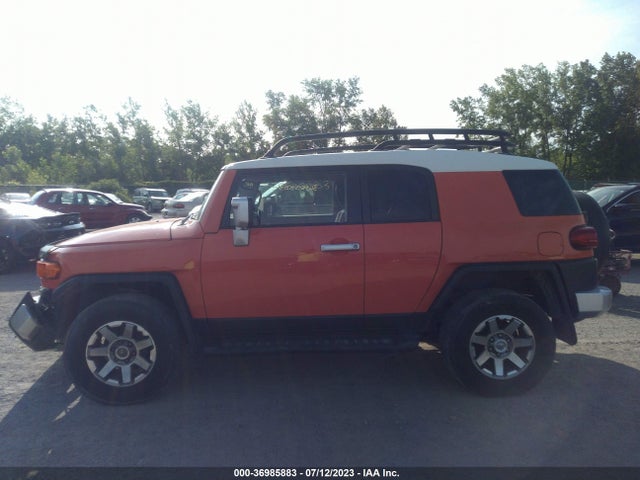 2014 Toyota FJ Cruiser, VIN: JTEBU4BF7EK190229