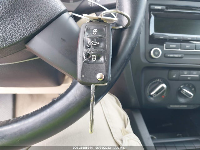 2012 VOLKSWAGEN JETTA SEDAN SE W/CONVENIENCE VIN: 3VWDX7AJ3CM338018