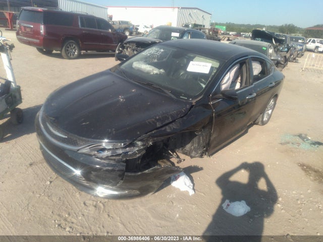 Chrysler 200 Limited Platinum 2017 1C3CCCAB2HN504901 Image 2