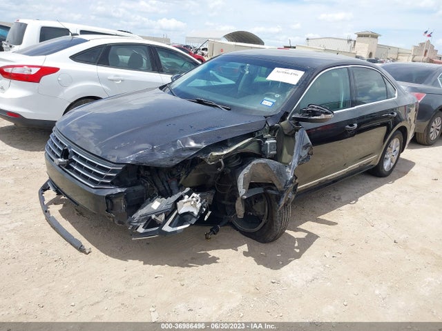 1VWAT7A34HC047956 Volkswagen Passat 1.8t S