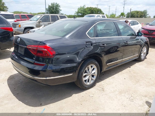 1VWAT7A34HC047956 Volkswagen Passat 1.8t S