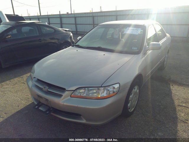 1998 HONDA ACCORD SDN LX VIN: 1HGCG5646WA138114