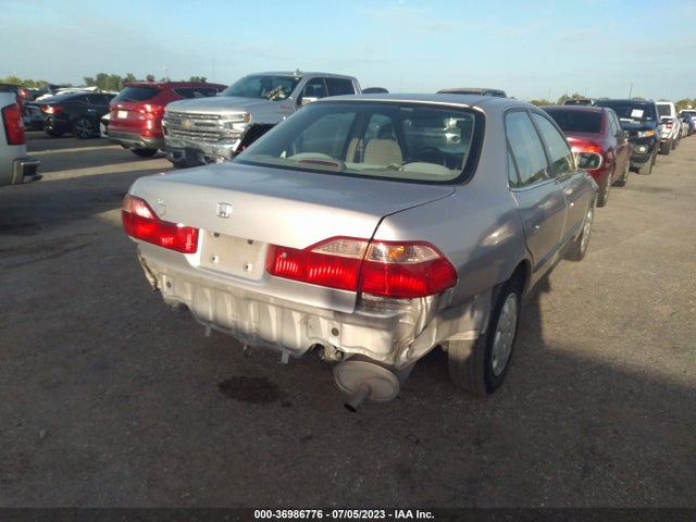 1998 HONDA ACCORD SDN LX VIN: 1HGCG5646WA138114