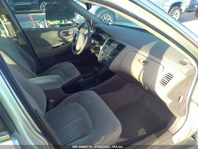 1998 HONDA ACCORD SDN LX VIN: 1HGCG5646WA138114