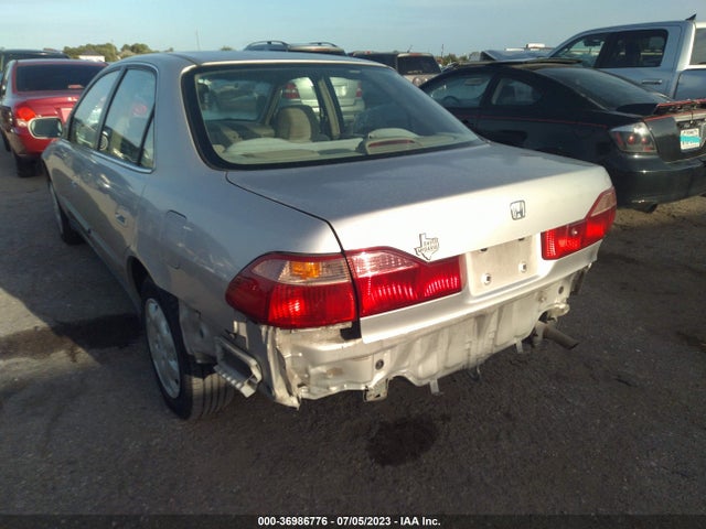 1998 HONDA ACCORD SDN LX VIN: 1HGCG5646WA138114