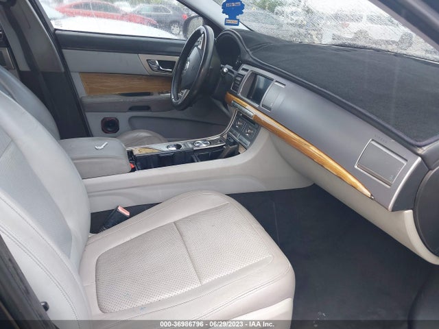 2009 JAGUAR XF PREMIUM LUXURY VIN: SAJWA06B19HR09817