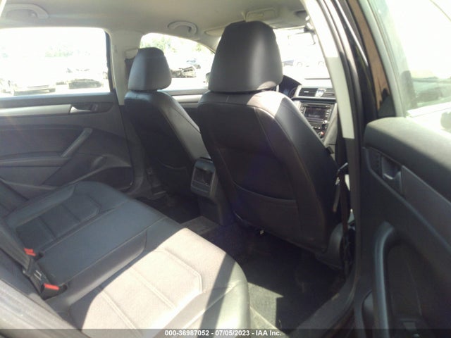 1VWAT7A32FC111151 Volkswagen Passat 1.8t Limited Edition