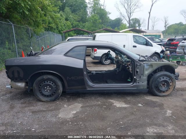 2C3CDZAT2FH843396 Dodge Challenger R/t