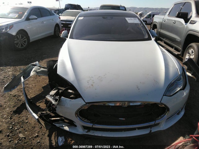 Tesla Model S 85d/70d/90d/p90d 2015 5YJSA1E24FF105205 Image 3