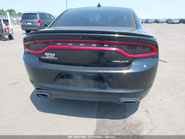 2C3CDXHG6FH879668 Dodge Charger Sxt