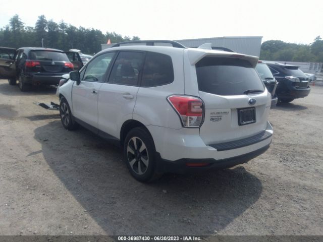 JF2SJAEC8JH425629 Subaru Forester Premium