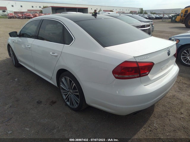 1VWBT7A37FC024236 Volkswagen Passat 1.8t Sport