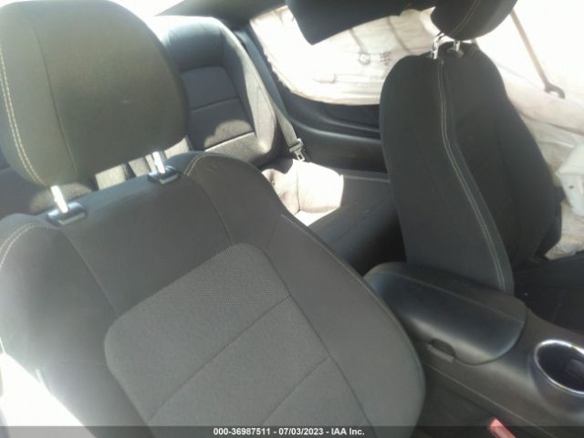 1FA6P8AM5F5318820 Ford Mustang V6