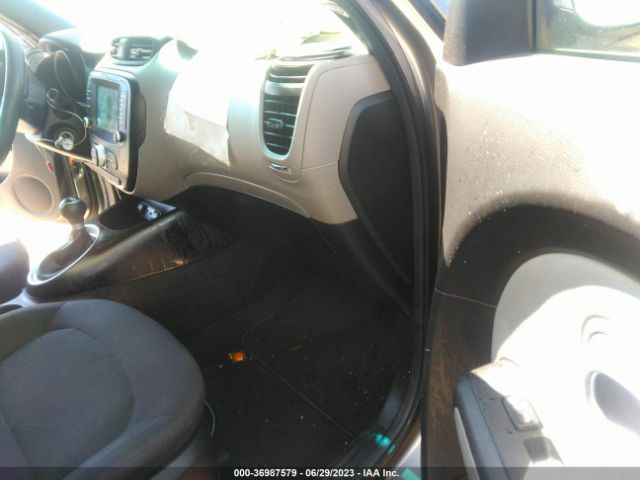 KNDJN2A22K7655711 KIA Soul Base
