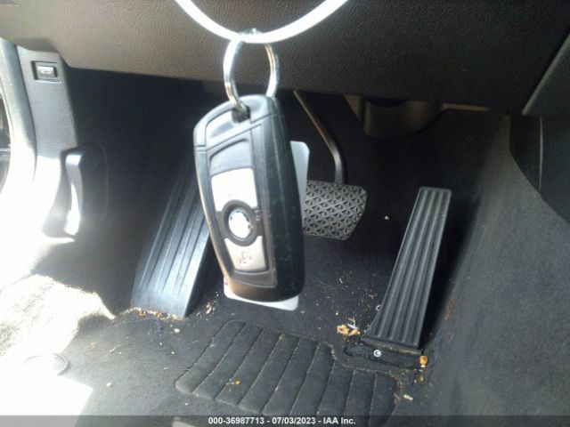 WBA3B1C54EP679951 BMW 3 Series 320i