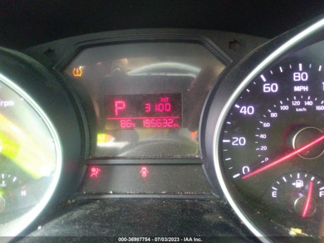 KNDMB5C19F6058885 KIA SEDONA LX