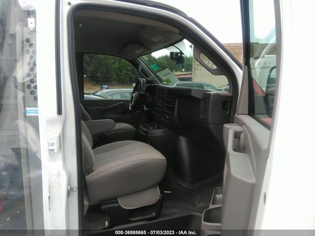 Chevrolet EXPRESS CARGO VAN 2019 1GCWGAFP6K1184695 Image 11