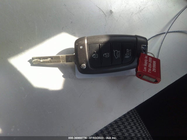 Hyundai Kona Se 2019 KM8K12AA2KU201317 Image 3