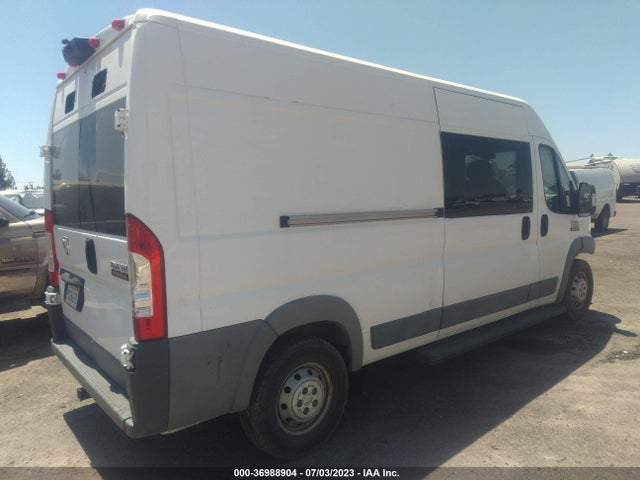 3C6TRVDG2JE103508 RAM Promaster Cargo Van