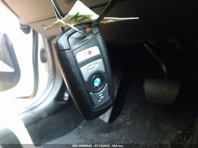 BMW 320i Xdrive 2017 WBA8E5G32HNU44042 Image 11