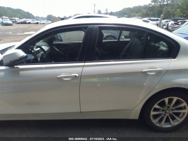 BMW 320i Xdrive 2017 WBA8E5G32HNU44042 Image 14