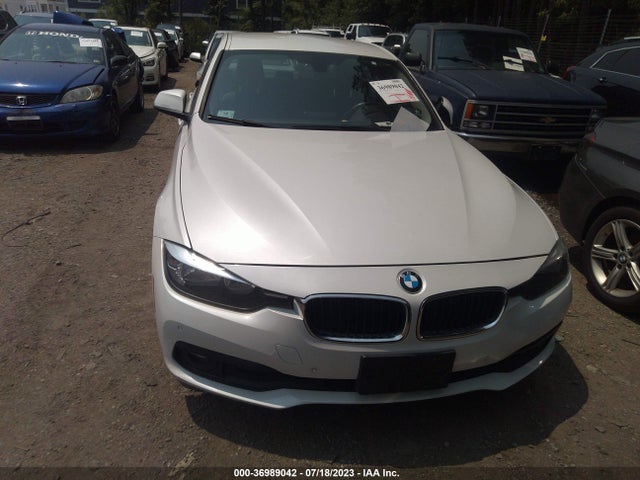 BMW 320i Xdrive 2017 WBA8E5G32HNU44042 Image 6