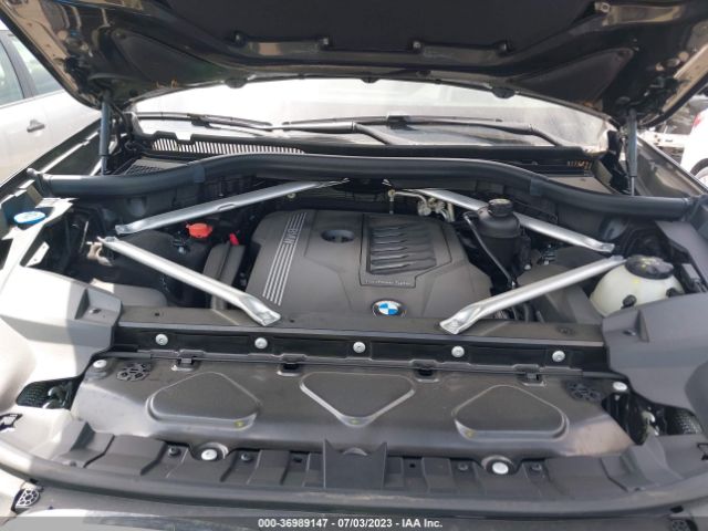 5UXCW2C52KL083235 BMW X7 Xdrive40i