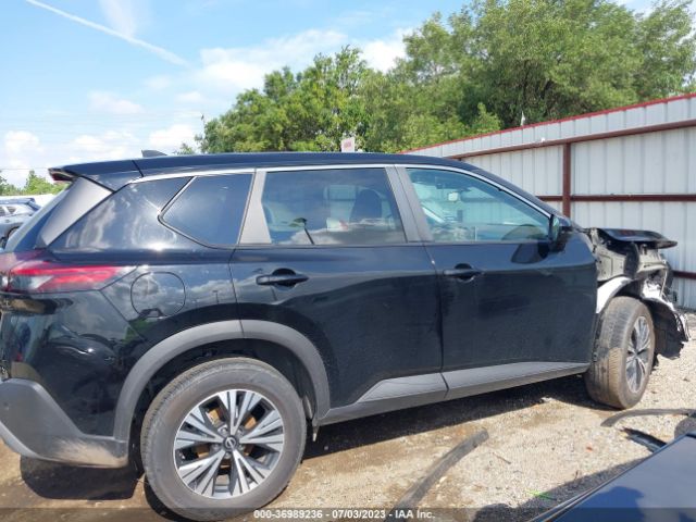 5N1BT3BA3NC700975 Nissan ROGUE SV