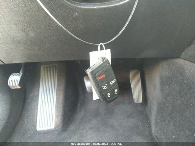 2C3CDXJG4HH563988 Dodge Charger Sxt