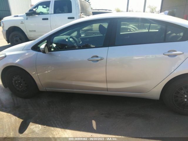 3KPFK4A70HE077669 KIA FORTE LX