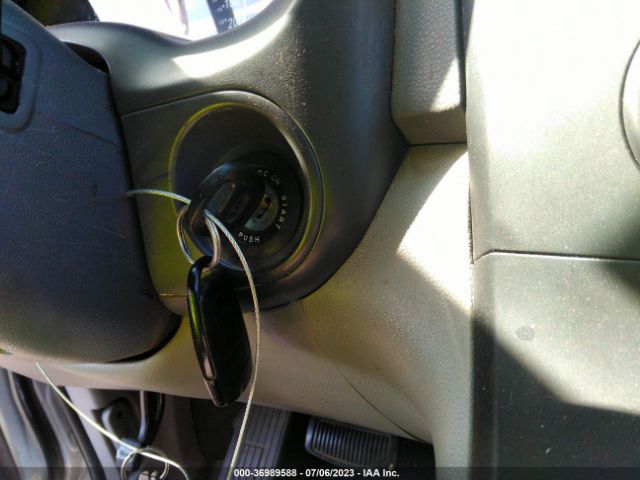 KNDMG4C79E6585209 KIA SEDONA LX