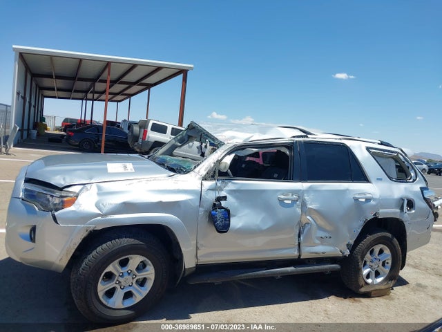 Toyota 4RUNNER SR5 2022 JTEEU5JR2N5262824 Image 6