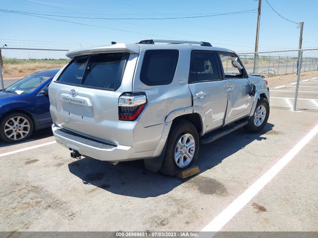 Toyota 4RUNNER SR5 2022 JTEEU5JR2N5262824 Image 10