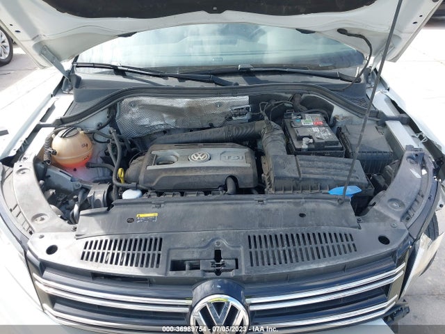WVGAV7AX3HK030437 Volkswagen TIGUAN