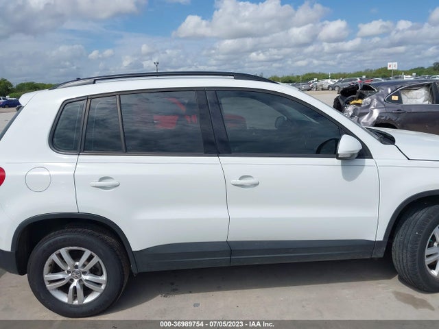 WVGAV7AX3HK030437 Volkswagen TIGUAN