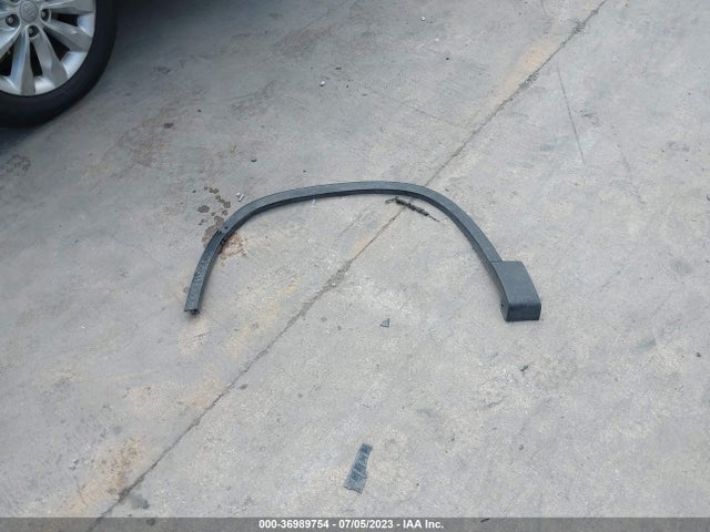 WVGAV7AX3HK030437 Volkswagen TIGUAN