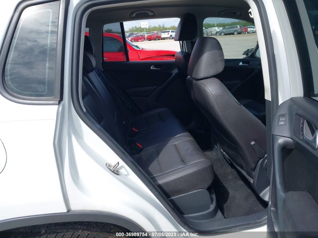 WVGAV7AX3HK030437 Volkswagen TIGUAN