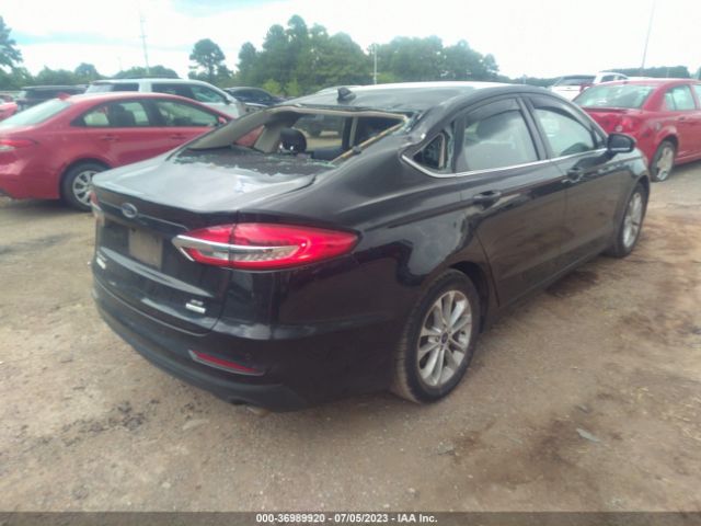 3FA6P0HD8LR235222 Ford FUSION SE