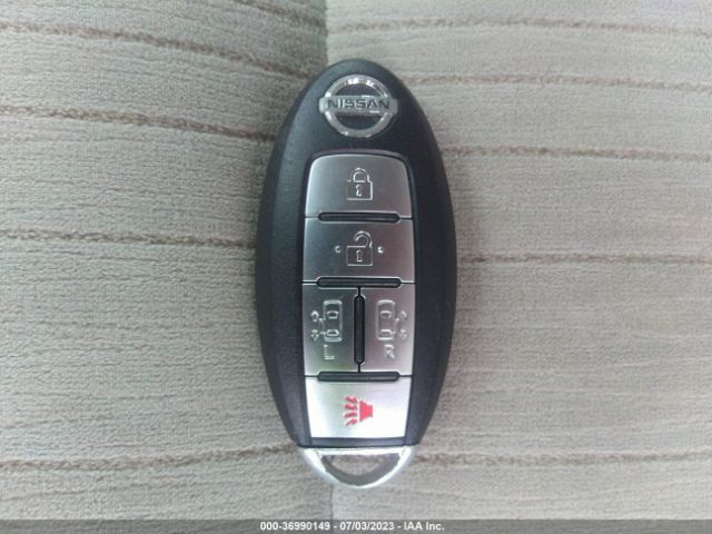 JN8AE2KP5H9168837 Nissan Quest Sv