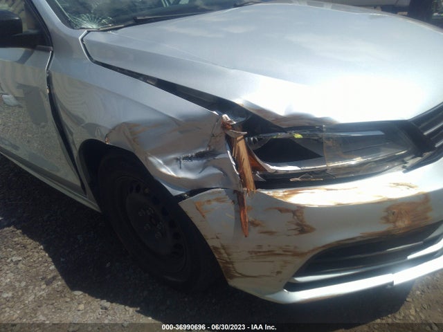 3VW2K7AJ1FM214159 Volkswagen Jetta Sedan 2.0l S
