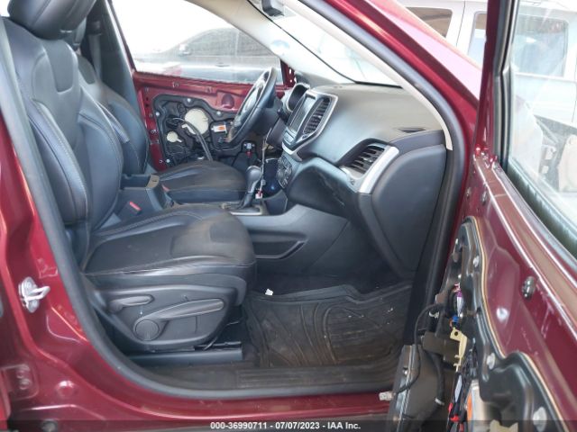 1C4PJLLB8JD611592 Jeep Cherokee Latitude Plus