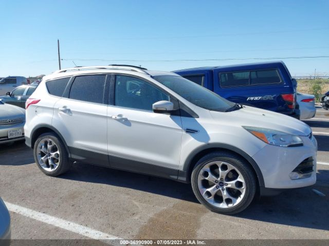 1FMCU9J95FUB25415 Ford Escape Titanium