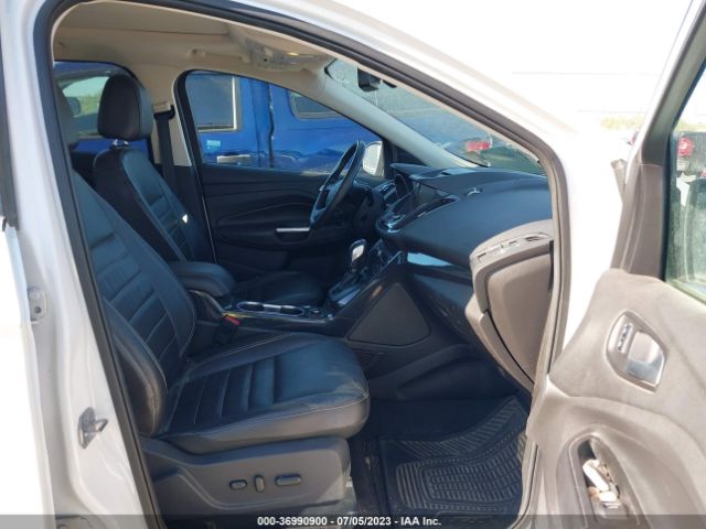 1FMCU9J95FUB25415 Ford Escape Titanium