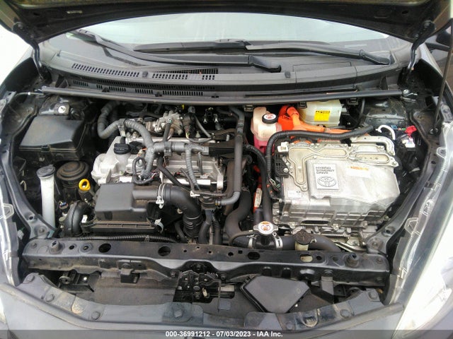 Toyota Prius C One/two/three/four 2018 JTDKDTB37J1604453 Image 17