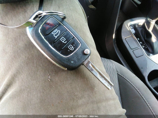 Hyundai Santa Fe Se 2017 KM8SMDHF0HU178021 Image 11