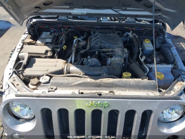 1C4HJWDGXJL918042 Jeep Wrangler Jk Unlimited Sport S