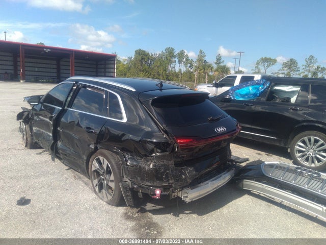 WA1LAAGEXNB028914 Audi E-tron Premium Plus