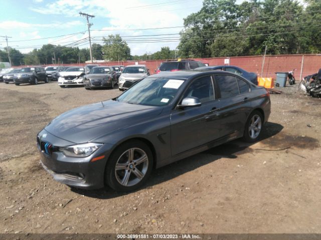 WBA3B1G59FNT02975 BMW 3 Series 320i